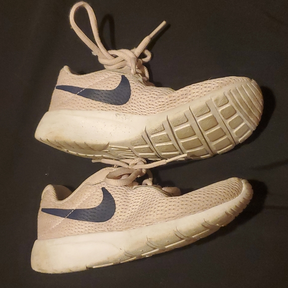 Nike youth size 1 - Picture 2 of 4